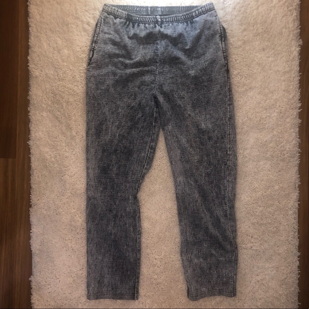 5/$20 Viva City size small acid wash joggers